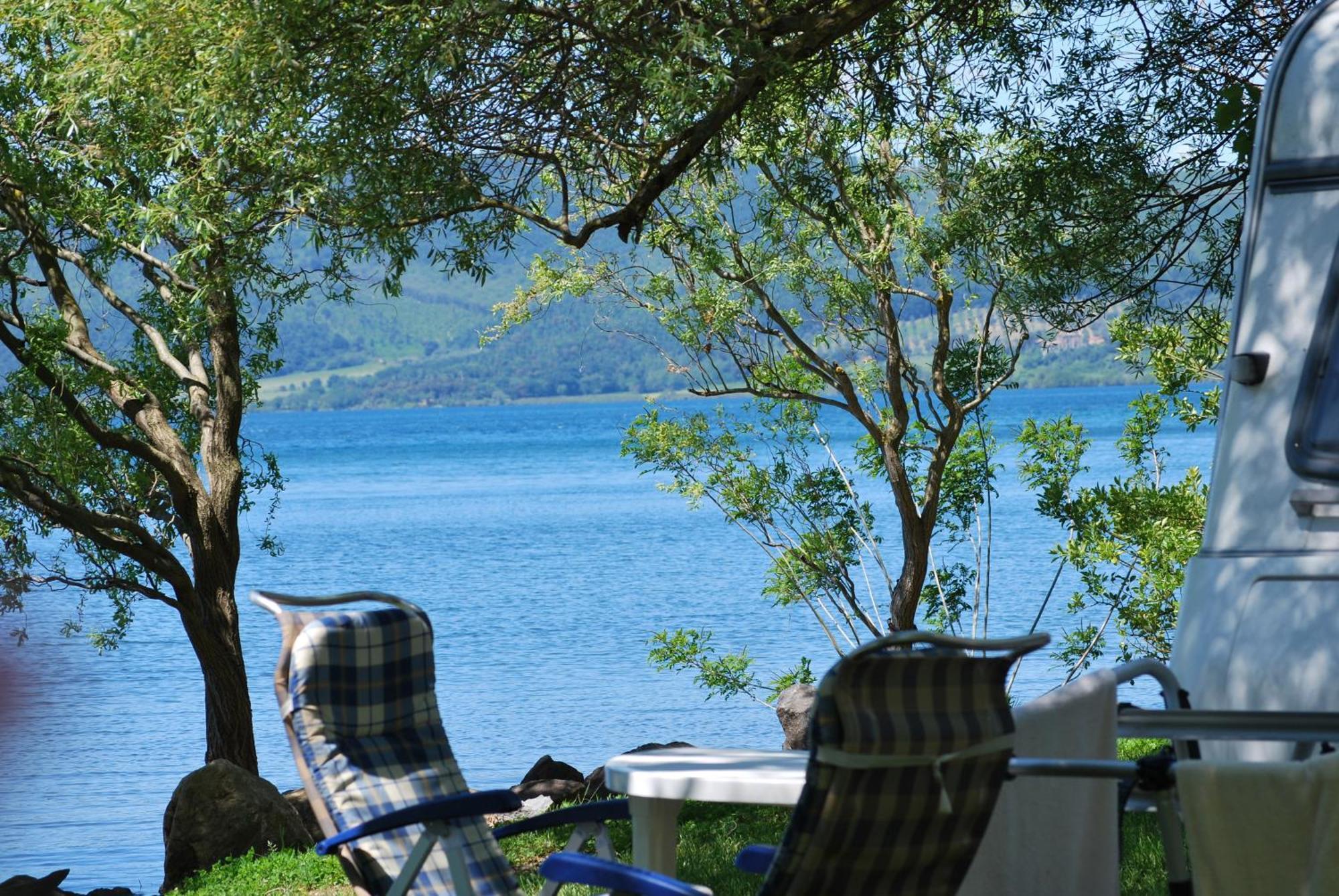 International Glamping Lago Di Bracciano Trevignano Romano Buitenkant foto